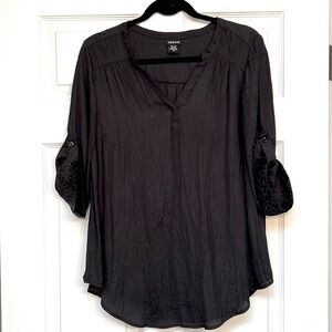 Torrid Harper black leopard 3/4 tab-sleeve top